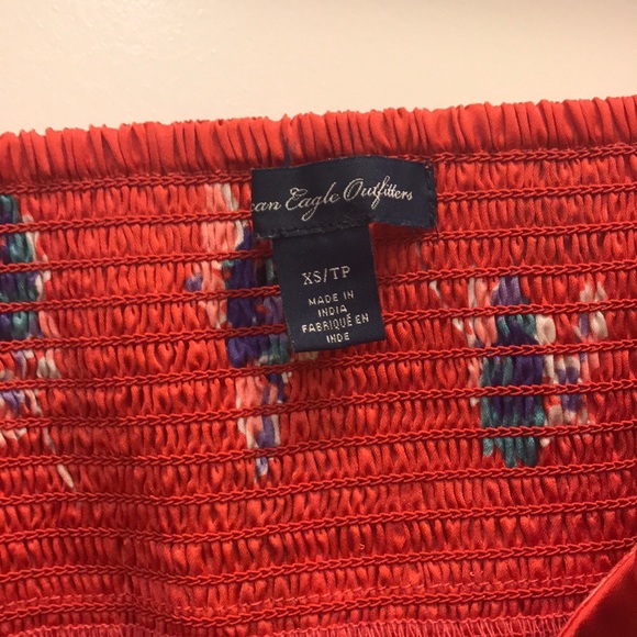 Red top with flowers - Picture 2 of 2